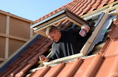 Pose de fenêtres de toit Velux à Thiébouhans